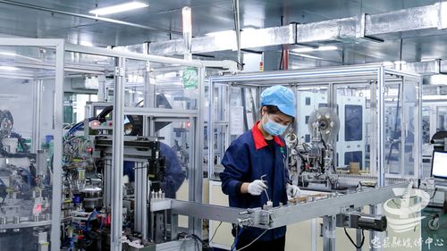 實力上榜！重慶這5個產(chǎn)業(yè)集群躋身“國家隊”，新材料技術(shù)研發(fā)引領(lǐng)產(chǎn)業(yè)升級